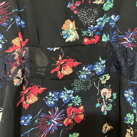 Yumi Floral Dress Size US 4 - Picture 2 of 3